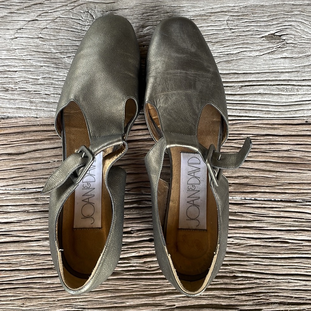 Joan and Davis Gold Leather T Strap Sandal.